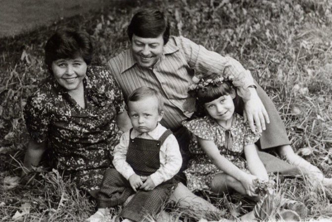 Геннадий Заволокин с семьей