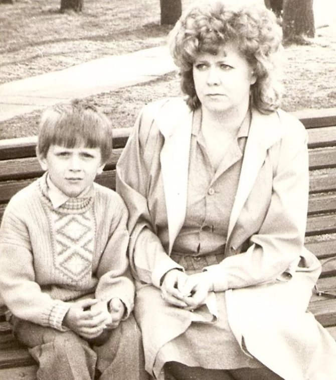 Глеб Матвейчук. Биография, личная жизнь, и его новая жена, и Анастасия Макеева, и Елена Глазкова, песни, Инстаграм