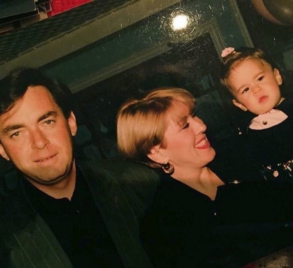 Любовь Успенская с мужем и маленькой дочкой