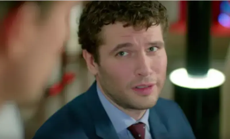 Павел Артемьев в сериале «Отель Элеон»