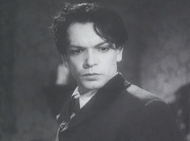 В фильме «Без вины виноватые» (1945)