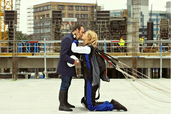 Жан Дюжарден в фильме "Любовь не по размеру" 'Жан Дюжарден в фильме